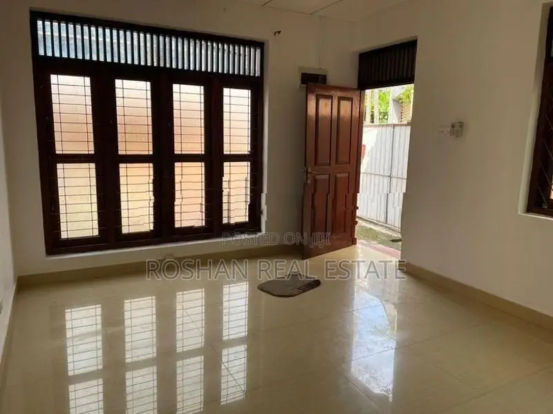 HOUSE FOR SALE RATMALANA KY2514