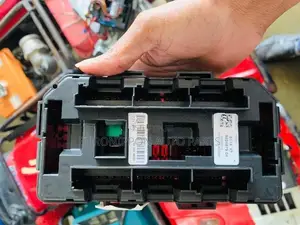 BMW 320D Power Distribution Fuse Box Front