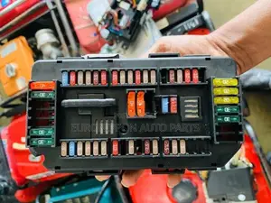 BMW 320D Power Distribution Fuse Box Front