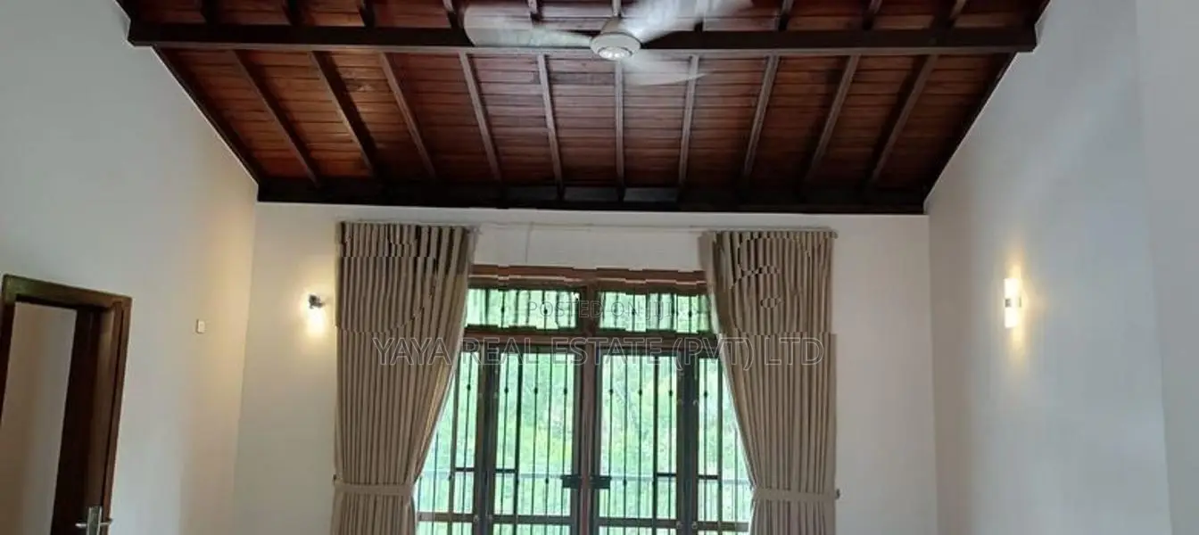 BRAND NEW HOUSE FOR SALE IN Mount Lavania