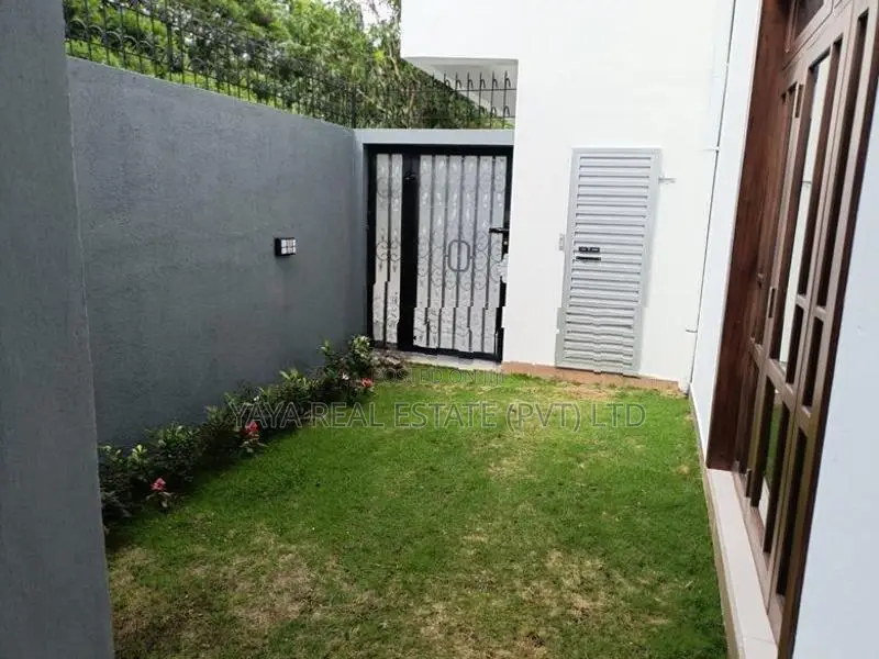 BRAND NEW HOUSE FOR SALE IN Mount Lavania