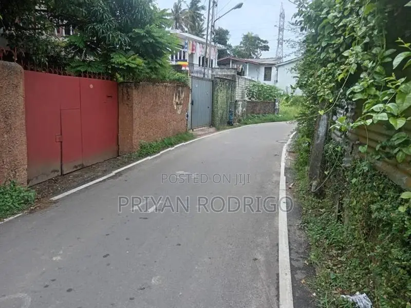 Colombo 09 15 Perches of Commercial Land with A 04 Room House for Sale