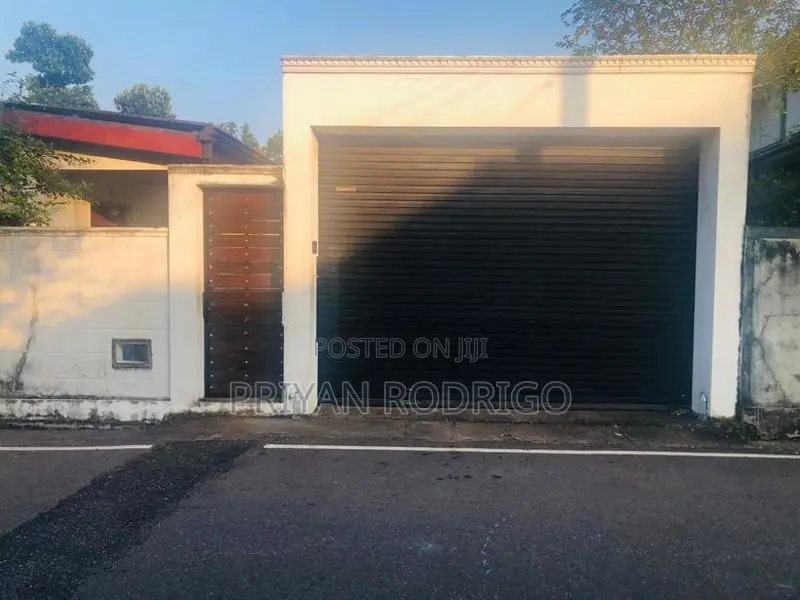 Malabe 41 Perches of Land with a 3000 sq. ft Livable House for Sale