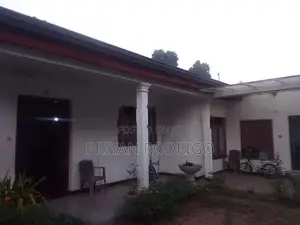 Malabe 41 Perches of Land with a 3000 sq. ft Livable House for Sale