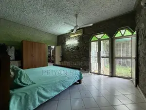 Malabe, Kahantota Road - 4BR Rock House on 11.5 Perches for Sale