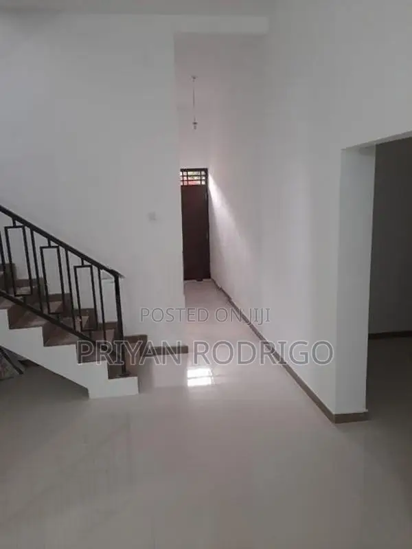 Kahatuduwa - Close to the Expressway Interchange New House for sale