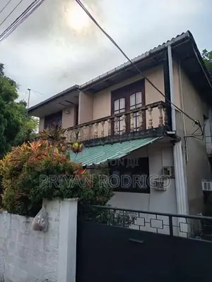 Nugegoda/Dewala Road 15 Perch Land with Houses for Sale