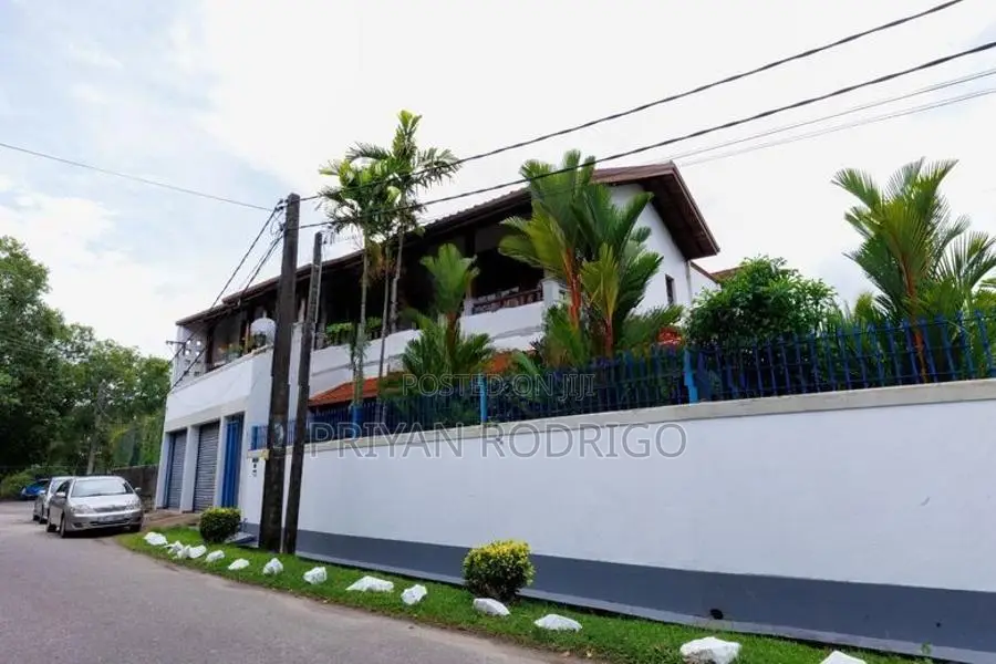 Dehiwela, Lake Road, a Luxurious House for Sale