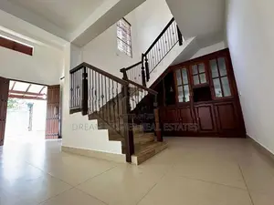 Luxury 2-Story Family Home – Prime Kadawatha Location