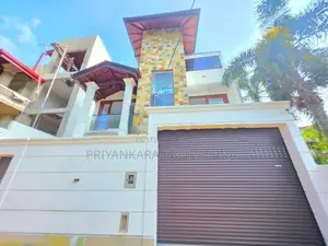 Architecture Designed Luxury 3 Storied House - Piliyandala