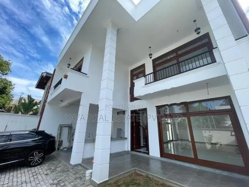 Luxury Brand New House For Rent In Battharamulla, Pelawatta