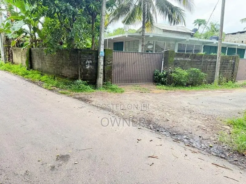 Valuable 03 Phase Commercial Warehouse Building For Sale in Katunayake
