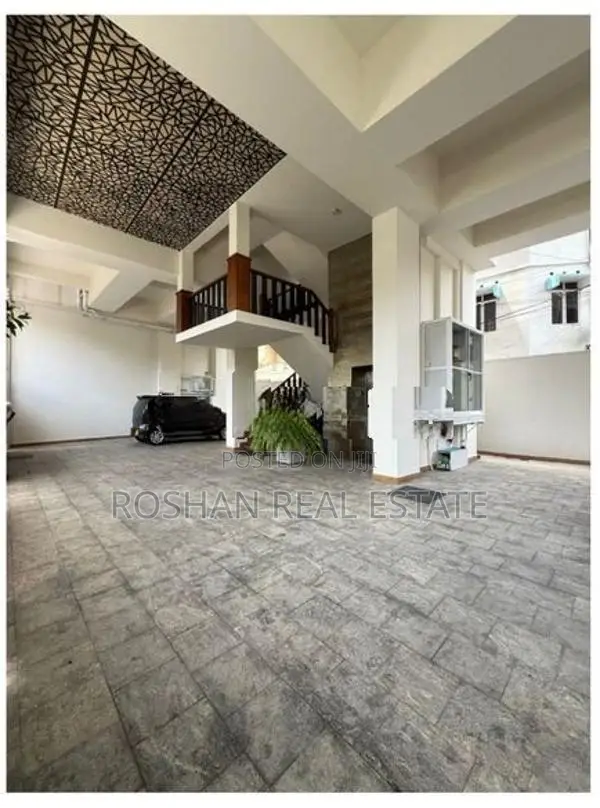 LUXURY FURNISHED THREE STORIED HOUSE FOR RENT COLOMBO 4 CHI2523
