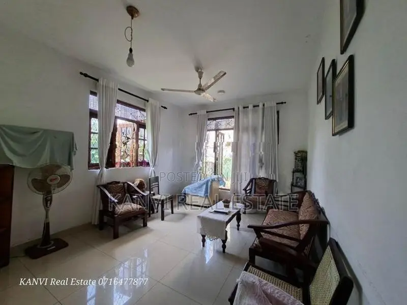 12.5 Perch Land With 2 Story House Sale In Boralesgamuwa Junction