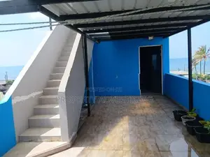 3 Storey small house for sale in mount Lavinia