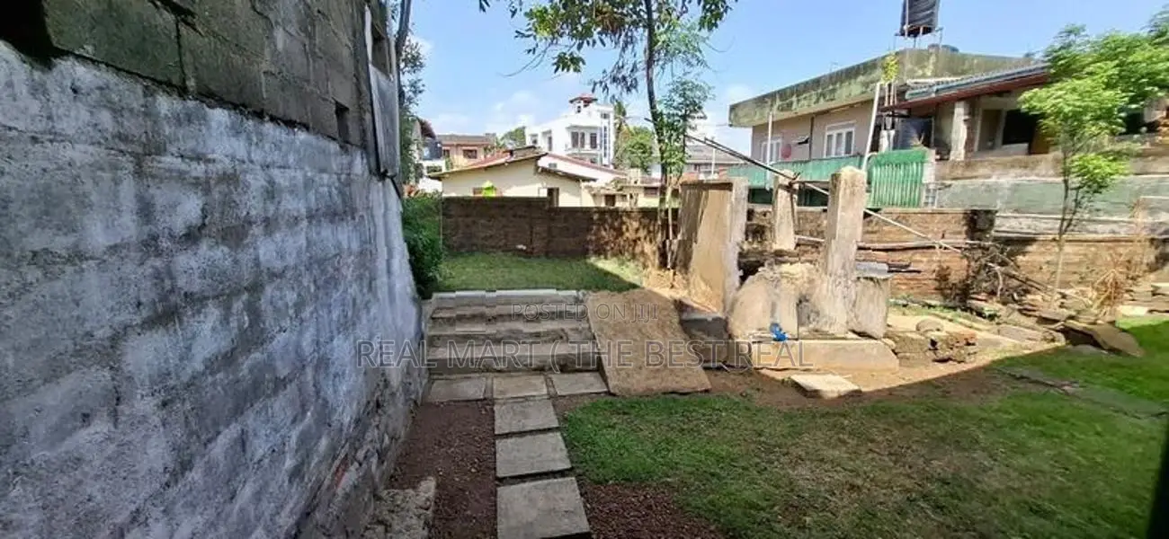 Dehiwala : 3BR (8.26P) Single-Storey House for Sale in Kalubowila