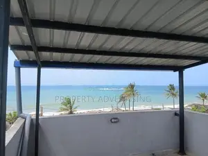 3 Storey small house for sale in mount Lavinia