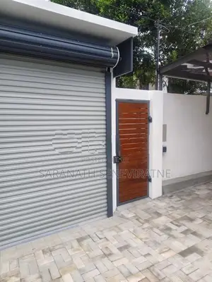 Newly Renovated Luxury 3 Bedroom House for Sale in Dampe Piliyandala