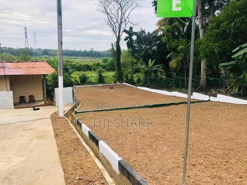 මාතර නගරසිමාවට ලගින් ඉඩමක්