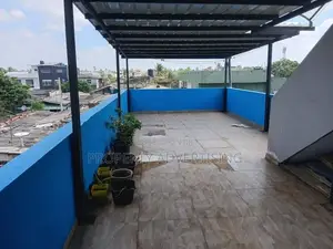 3 Storey small house for sale in mount Lavinia