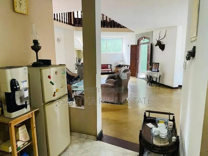 (AF895) 9.84 Perches of Land with House sale in Borelasgamuwa