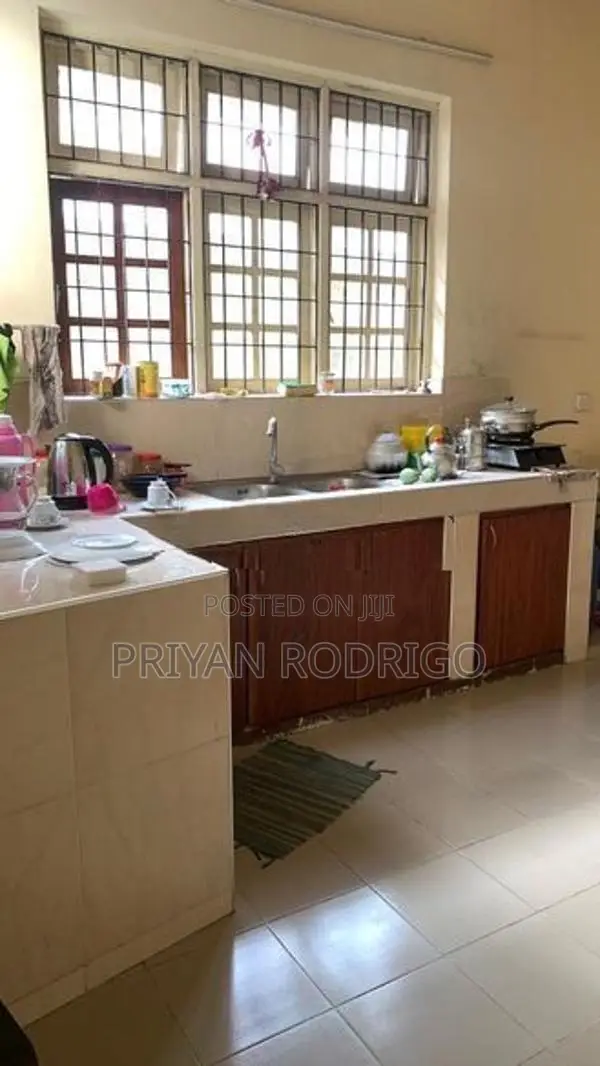 15 Perch Land with 05 Bedroom House for Sale Thalawathugoda