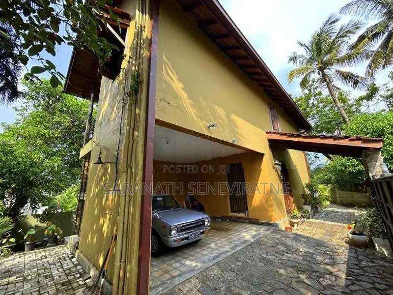 Luxury House in Baddagana Kotte - Facing to a 30 Feet Wide Road