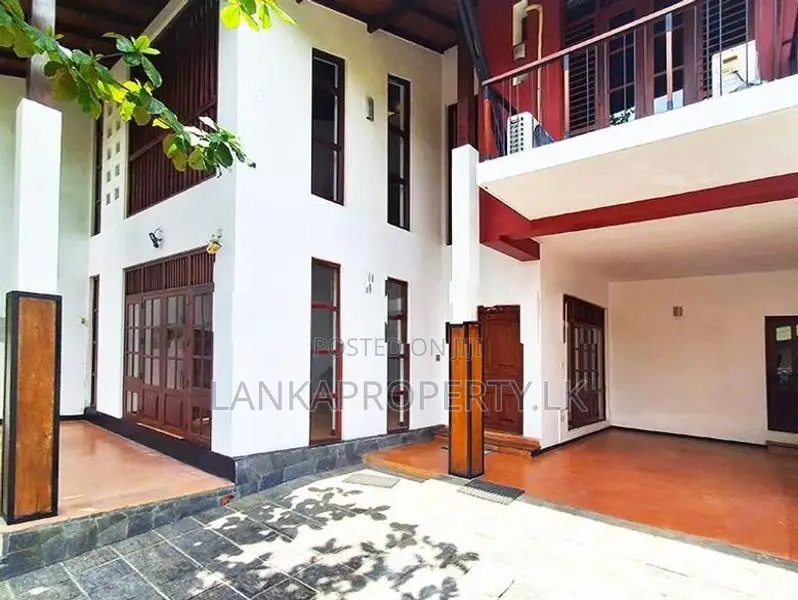 Luxury House for Sale in Gampaha.