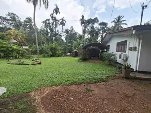 කඩුවෙල, බෝමිරිය ප්‍රදේශයේ පිහිටි වටිනා ඉඩමක් විකිණීමට ඇත. (ID: KADU013