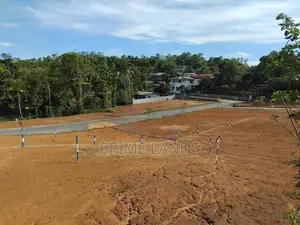 කලුතර නේවාසික බිම් කොටස්