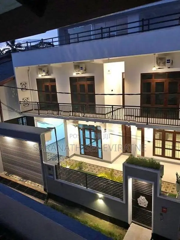Stunning 7 perch modern living house for sale in Horana