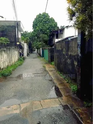 Old house for Land Value facing 2nd lane Kesbewa Road Delkanda Nugegod