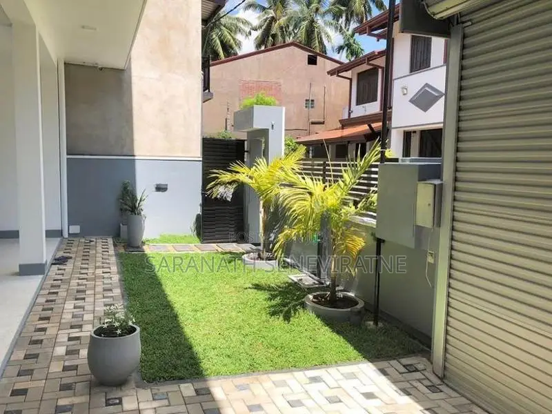 Stunning 7 perch modern living house for sale in Horana
