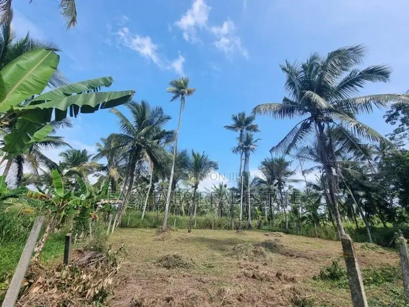 මීරිගමෙන් පර්චස් 16 ක වටිනා බිම් කොටසක්