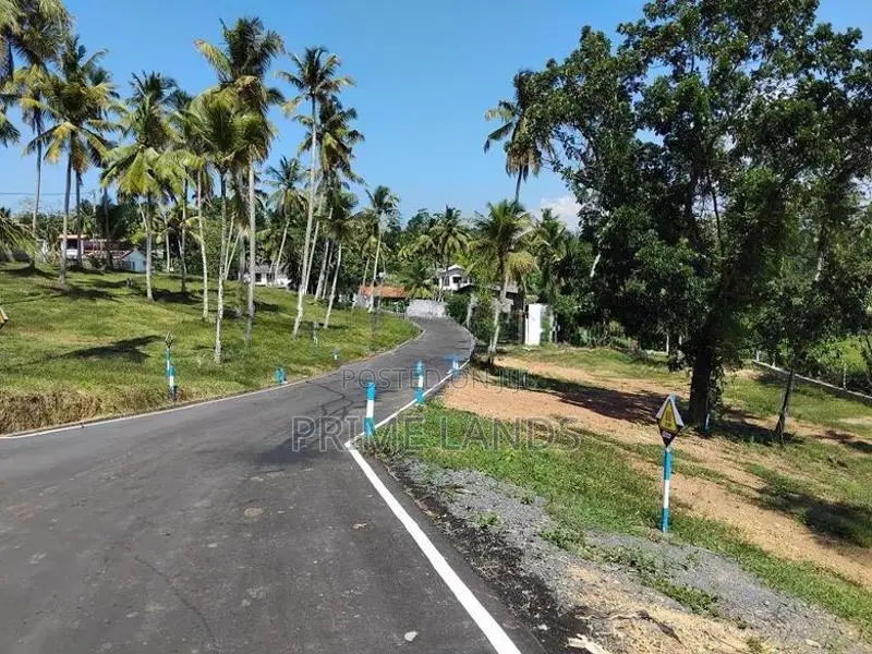 නේවාසික බිම් කොටස් කලුතර