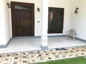 Stunning 7 perch modern living house for sale in Horana