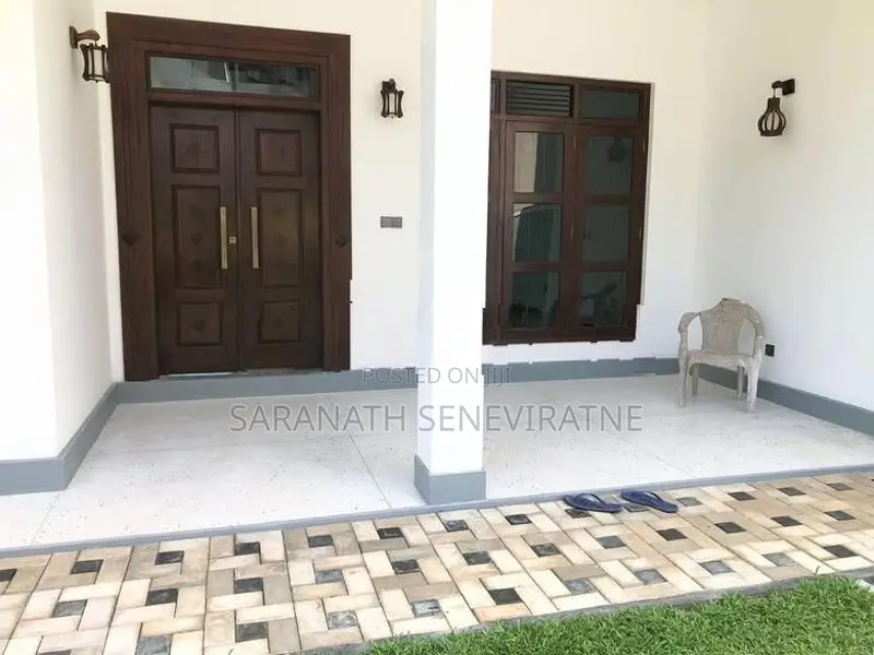 Stunning 7 perch modern living house for sale in Horana