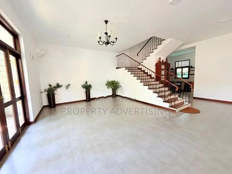 Battaramulla Luxurious Brand New House for Sale In Lake Road