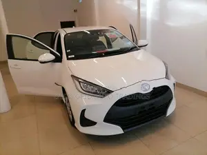 Toyota Yaris G - LED 2023