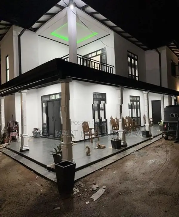 Kalutara : 4BR (20P) 2-Storey Modern House for Sale in Thudugala