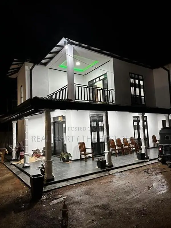 Kalutara : 4BR (20P) 2-Storey Modern House for Sale in Thudugala