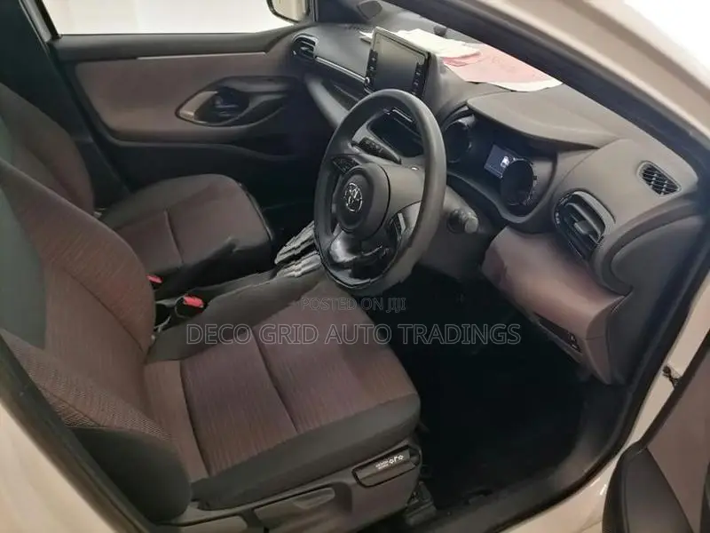Toyota Yaris G - LED 2023