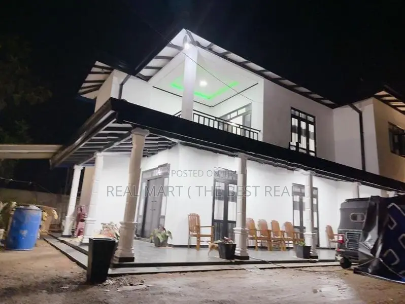 Kalutara : 4BR (20P) 2-Storey Modern House for Sale in Thudugala