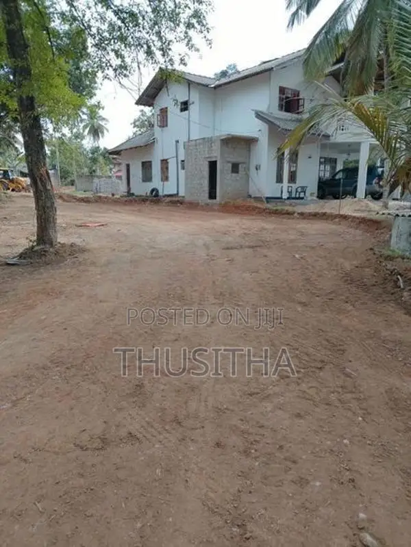 Yakkala නගරයට නුදුරින් හොදම ඉඩමක්