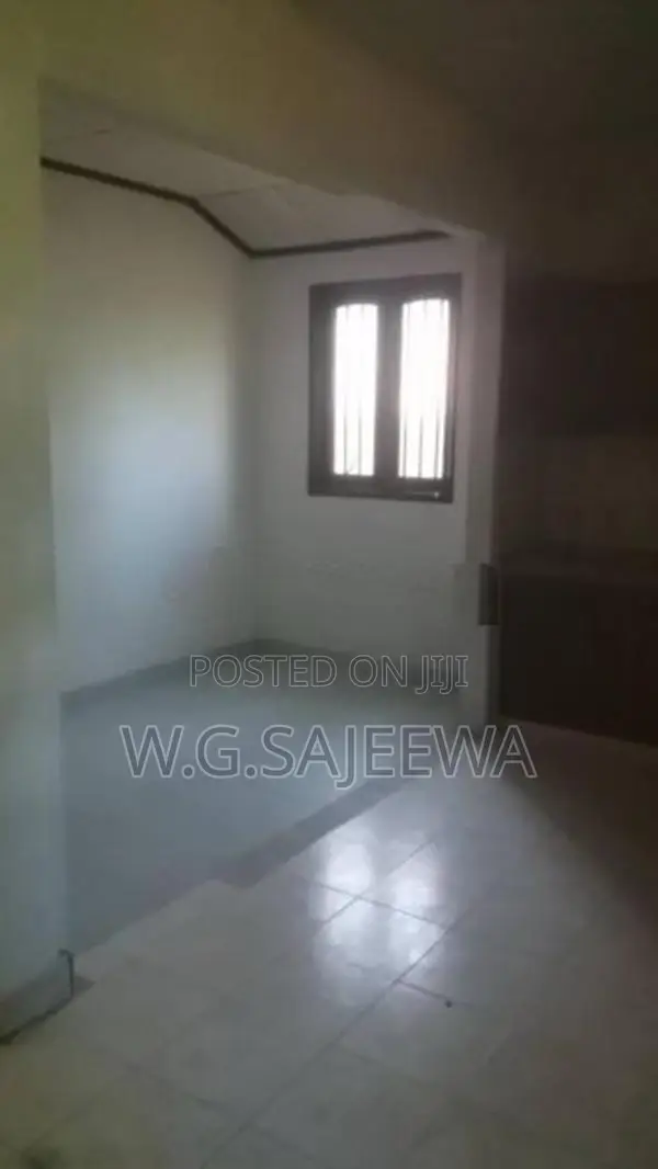 Commercial house rent in Ja Ela (Main road Facing)
