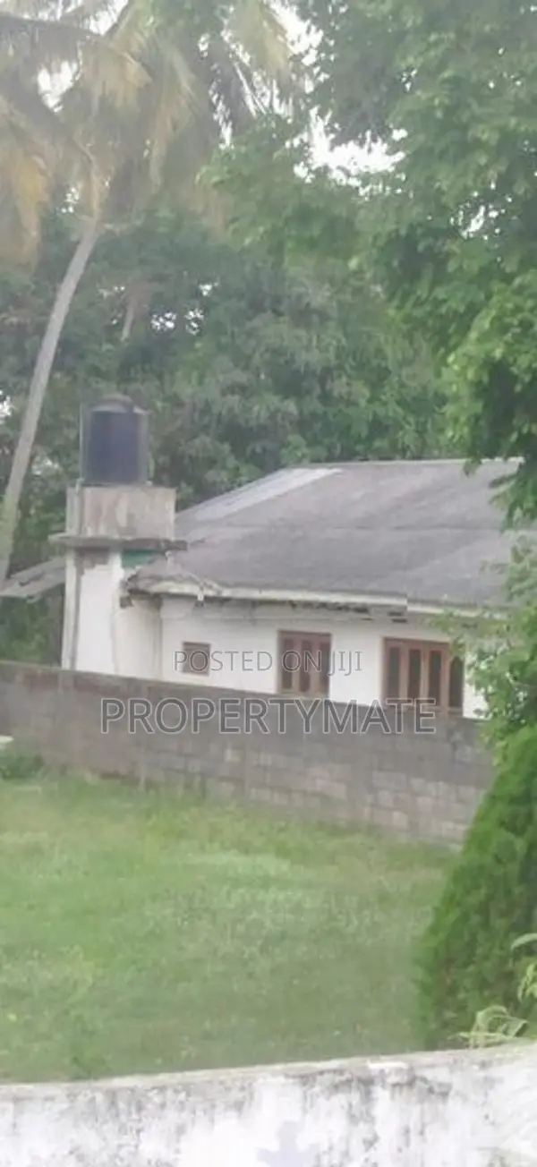 Land for Sale in Anuradhapura with House