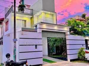 Close To Negombo Town 3 Storied Solar Power With House For Sale