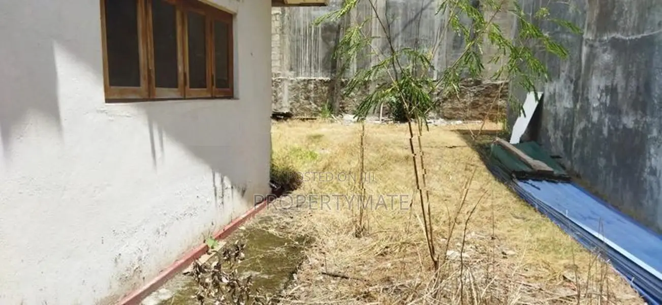 Land for Sale in Anuradhapura with House