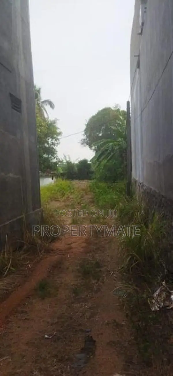 Land for Sale in Anuradhapura with House