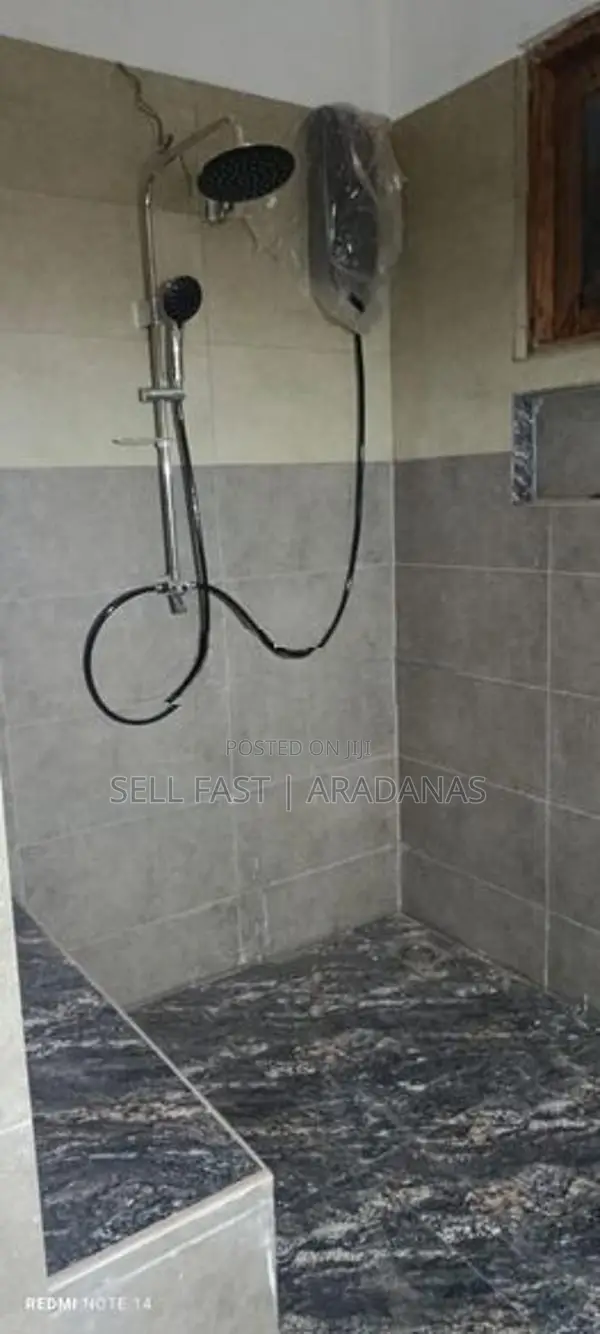 Large fully Tiled House for Rent in Homagama Diyagama